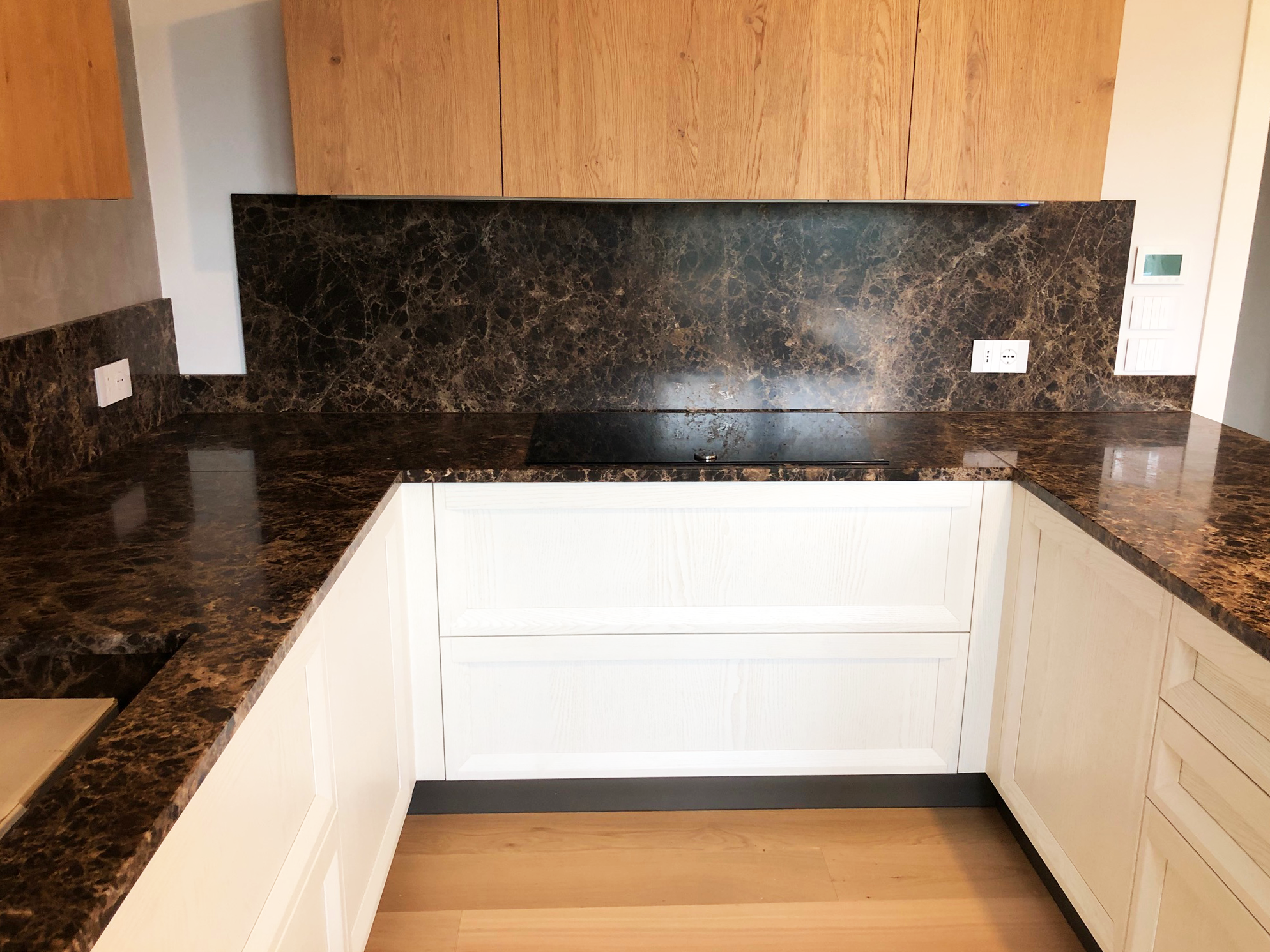 realizzazione-piano-cucina-in-marmo-dark-emperador-pistore-marmi