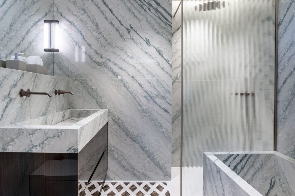 bathroom in cipollino verde 2