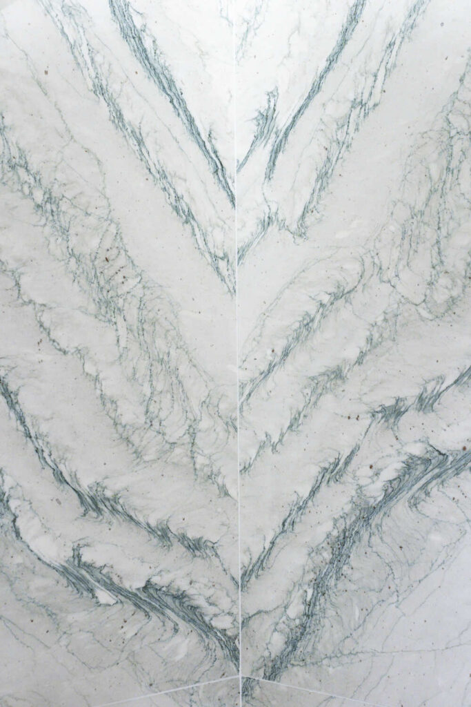 cipollino verde bookmatching